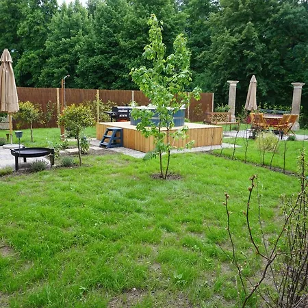 Alte Brennerei Schloss Zehista Eg Rittersporn Apartmán