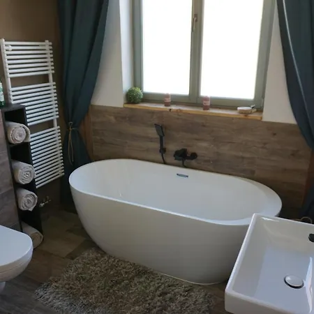 Apartmán Alte Brennerei Schloss Zehista Eg Rittersporn