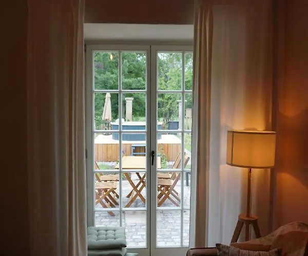 Appartement Alte Brennerei Schloss Zehista Eg Rittersporn