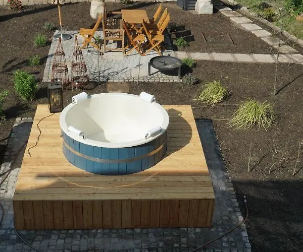 Alte Brennerei Schloss Zehista Eg Rittersporn Appartement Pirna