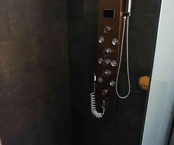 Appartement Alte Brennerei Schloss Zehista Eg Rittersporn *